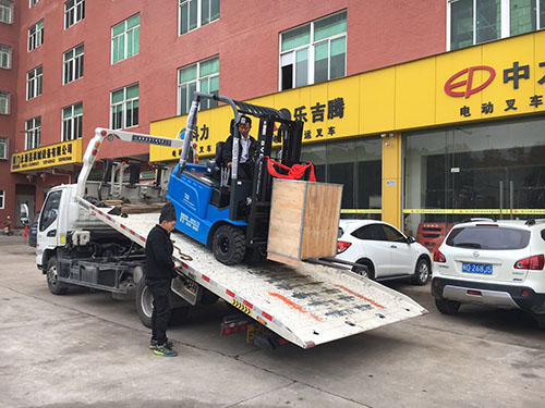 廈門電動叉車公司，銷售比亞迪電動叉車2.5噸一臺